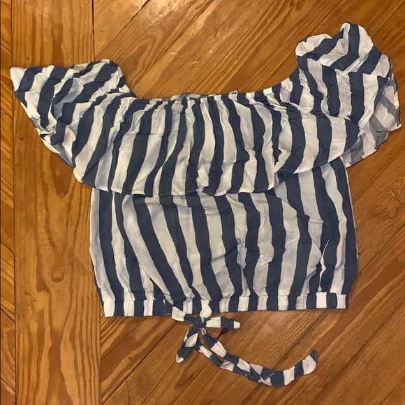 AE - Off-The-Shoulder Top - Picture 2 of 4